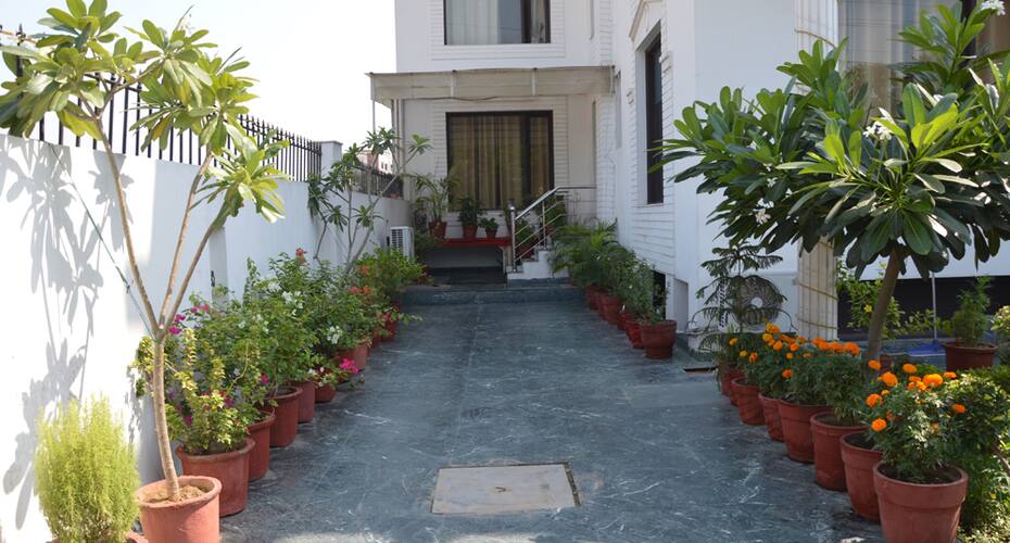 Hotel Imperial Park, Gurgaon 2